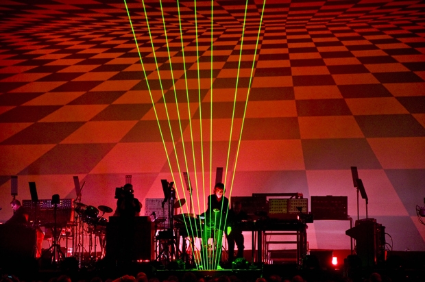 Video: Jean Michel Jarre und die größten Sidefills der Welt