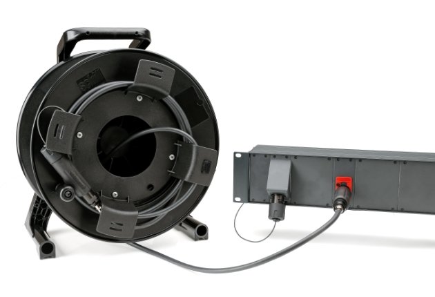 Sommer Cable stellt das neue extrem roadtaugliche FiberLens 12-Kompaktsystem vor