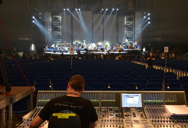 Carsten Kümmel mischt The World of Hans Zimmer mit Stage Tec