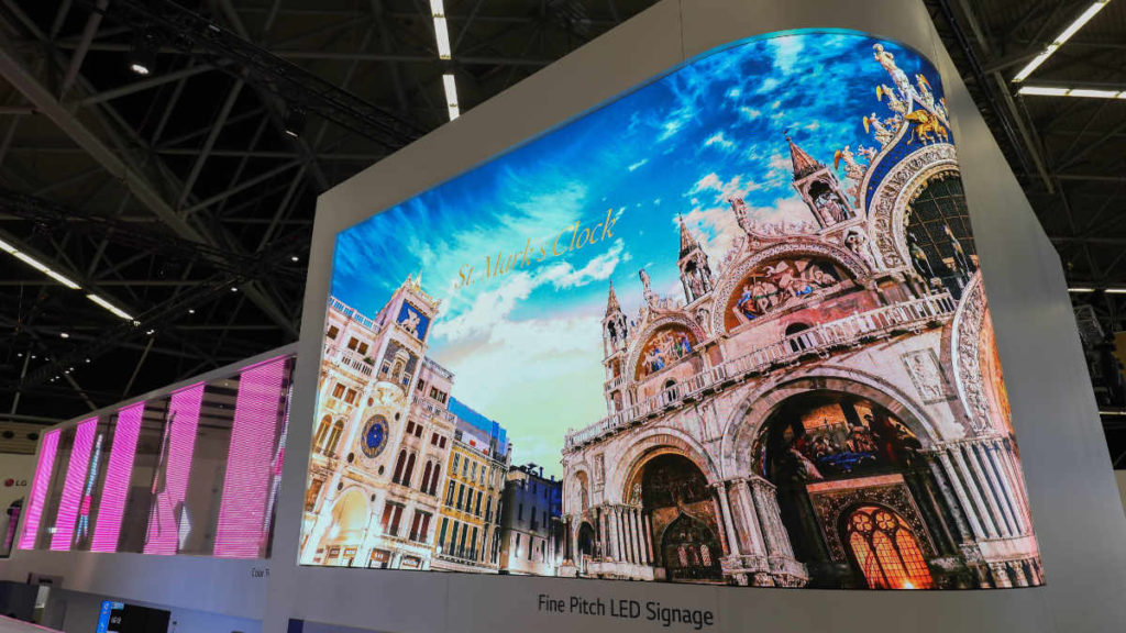 LG OLED Falls begeistern auf der ISE - EventElevator