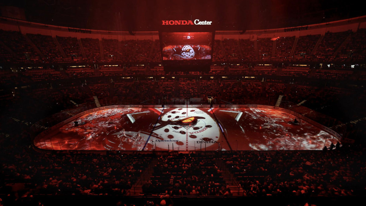 Projektionen im Honda Center mit PIXERA