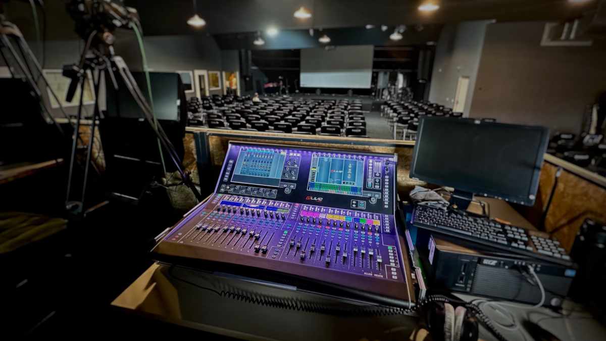 Allen & Heath dLive C3500 und CDM64 von Kirche für Bonn gewählt