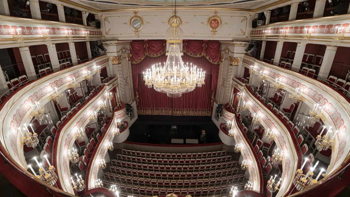 Halcyon Silent-Scheinwerfer im Theater Regensburg