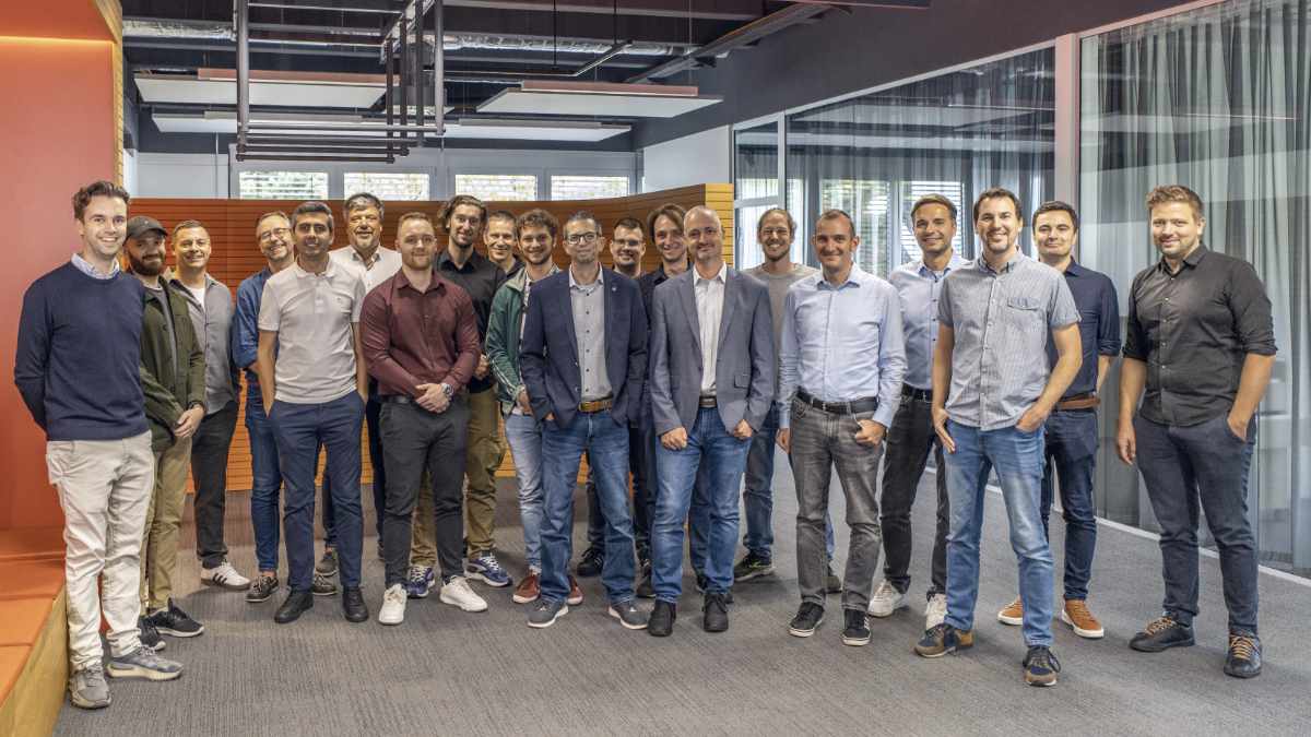 hi human interface wird Teil von Riedel  