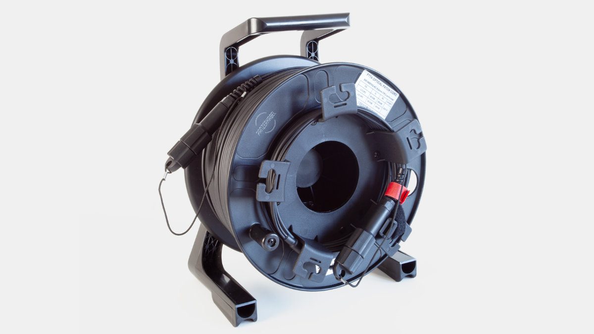 Panzerkabel stellt stahlarmiertes Glasfaserkabel LWL PRO vor