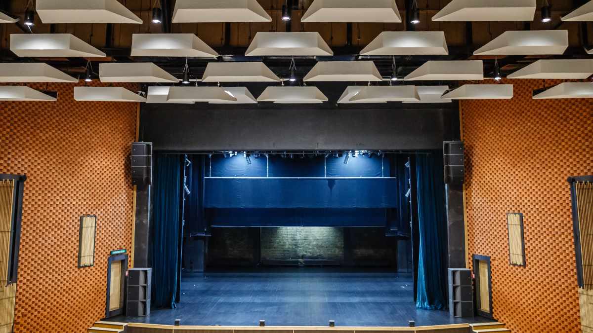 L-Acoustics im Ogres Kultūras Centrs