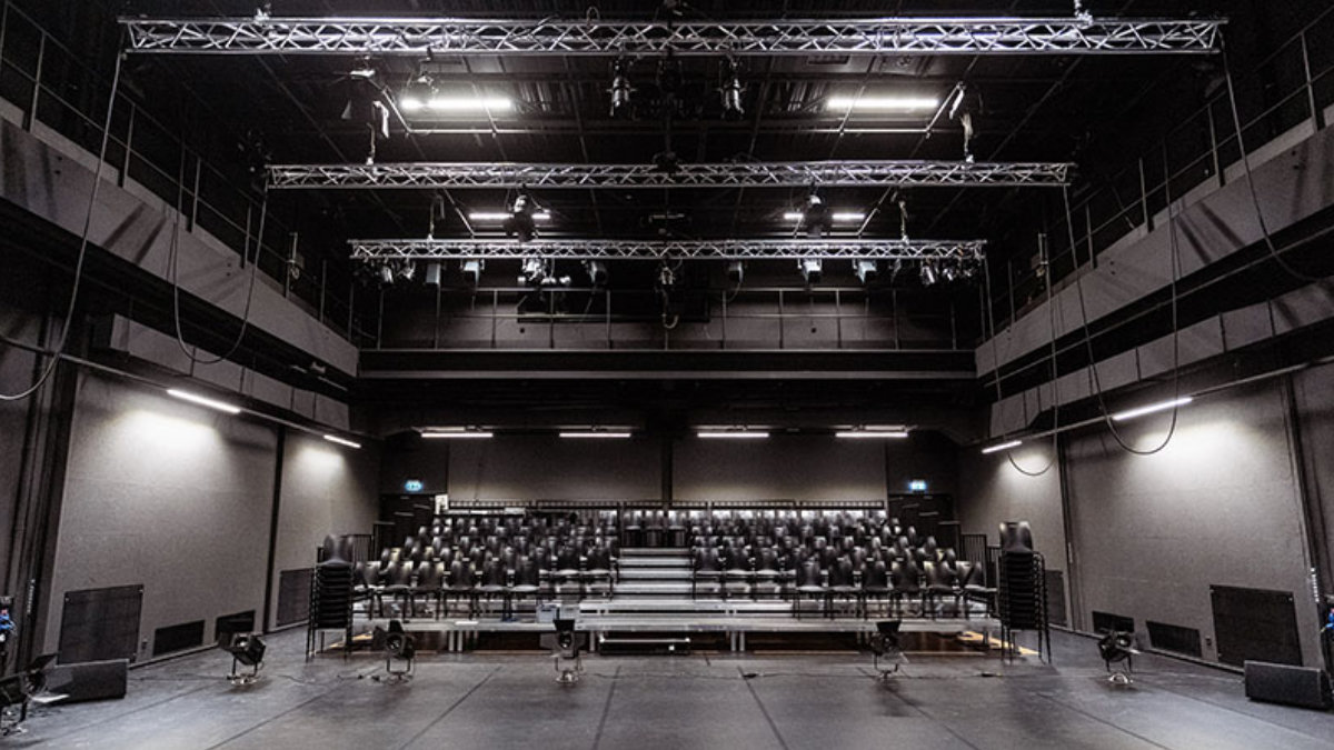 LOFFT modernisiert Bühne mit LED-Retrofit