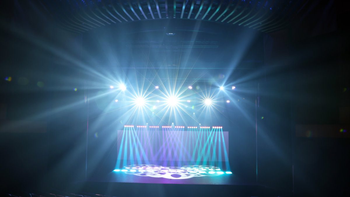 HOTA modernisiert mit ELATION Paragon