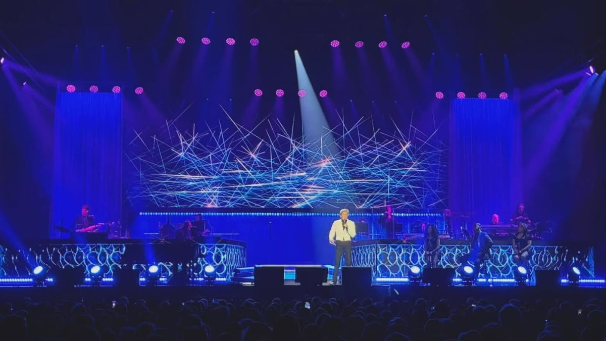 Barry Manilow setzt auf CHAUVET Professional