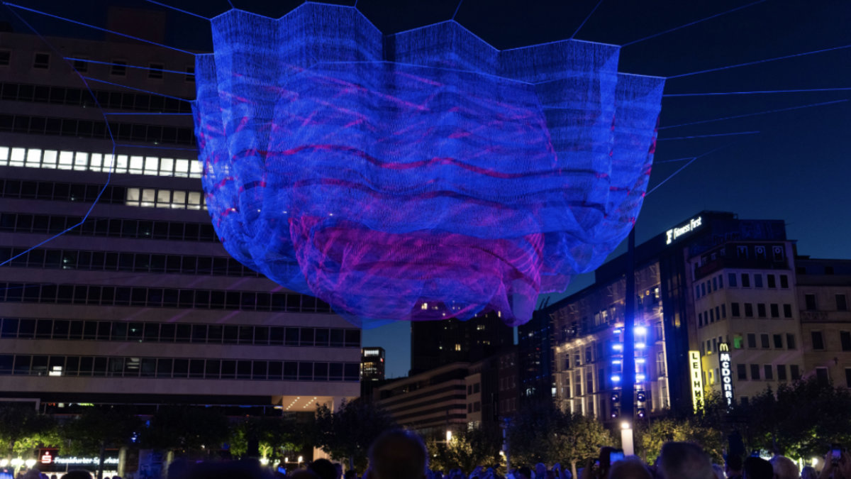Cameo setzt Frankfurts „Himmel voller Hoffnung“ in Szene