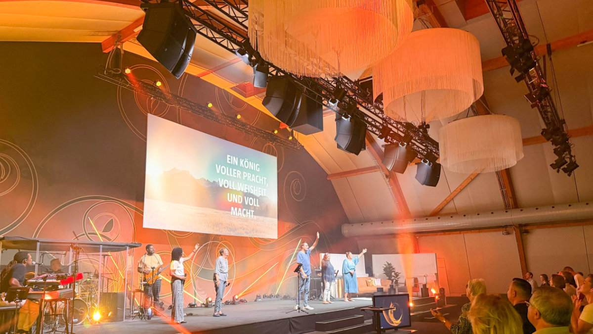 L-ISA Premiere in Schweizer Grace Family Church
