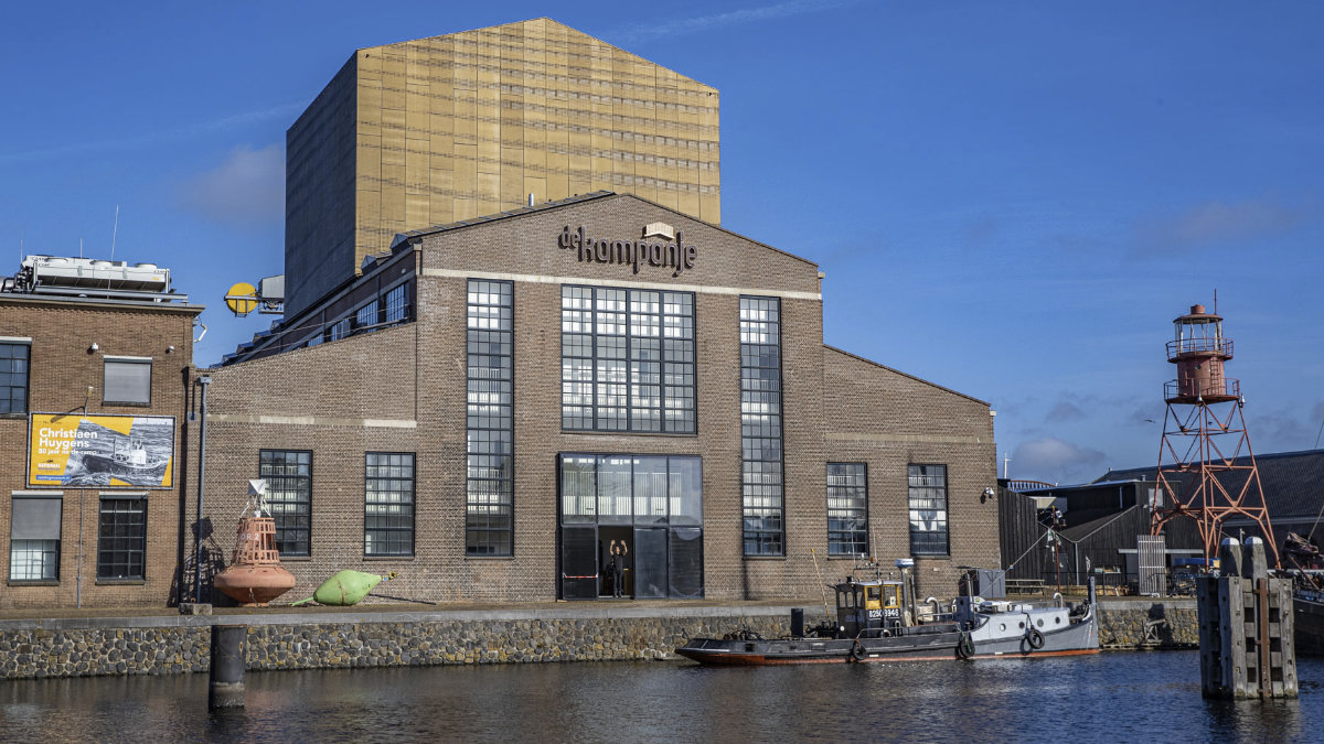 Theater de Kampanje investiert weiter in ROBE