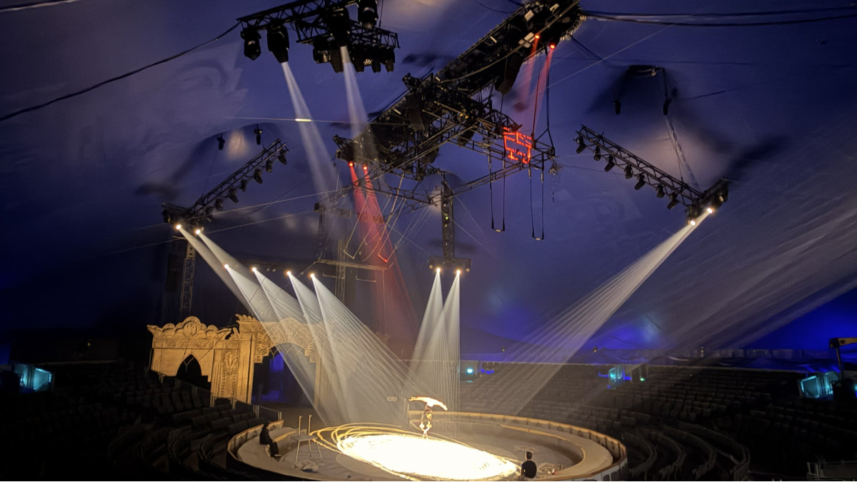 Circus Krone tourt mit 24 PROLIGHTS Astra Profile500LTIP