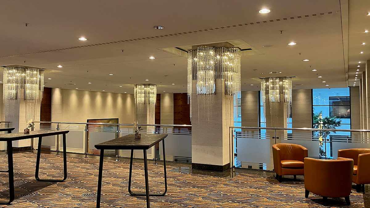 Maritim Hotel Düsseldorf rüstet Foyer auf LED um