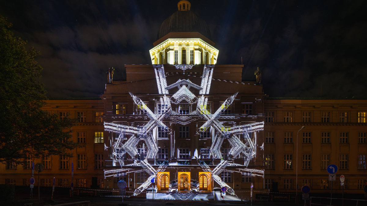 Panasonic zeigt PT-RQ45 und HIVE beim Signal Festival