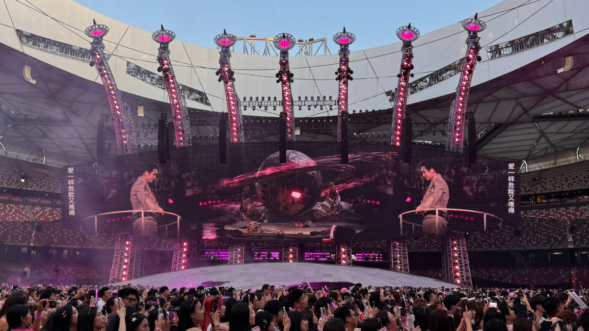 Silence Wang spielt zehnmal mit d&b Soundscape in Peking