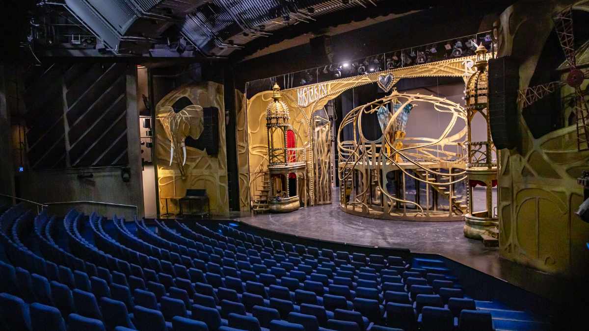 Reykjavik City Theatre ordert weitere ROBE T2 Profile